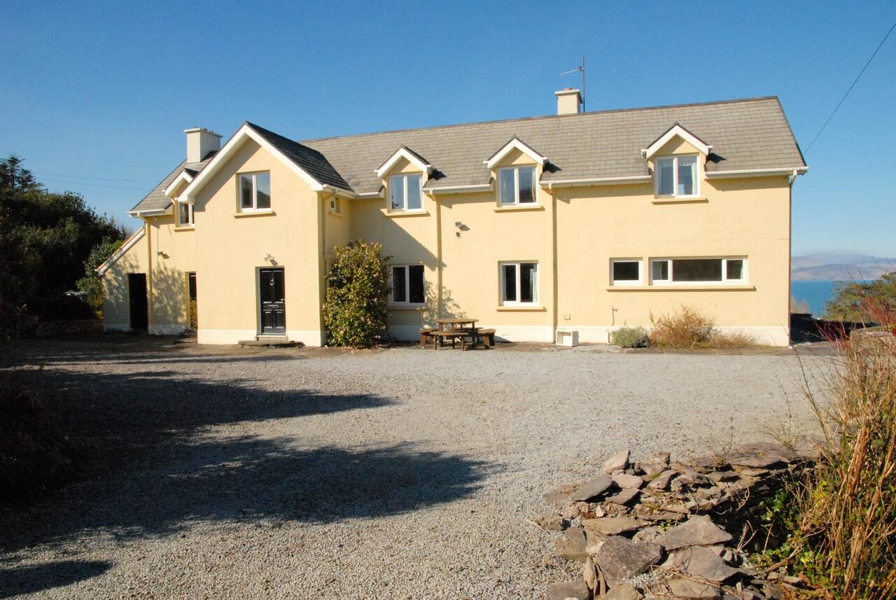 Дома для отпуска House with 5 bedrooms in Co Kerry with wonderful sea view enclosed garden and WiFi 500 m from the beach Kells-5